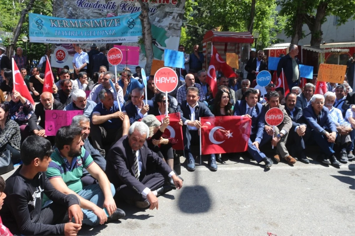 CHP Adıyaman\'da Oturma Eylemi Yaptı