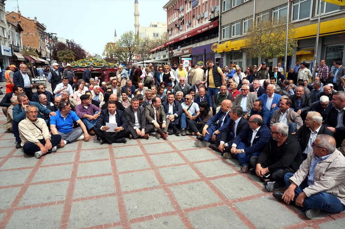 CHP\'nin Oturma Eylemi