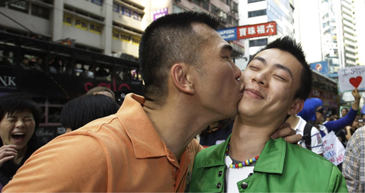 Çin\'in Twitter\'ı Weibo, Tepkiler Sonrası Eşcinsel İçerikleri Kaldırmaktan Vazgeçti