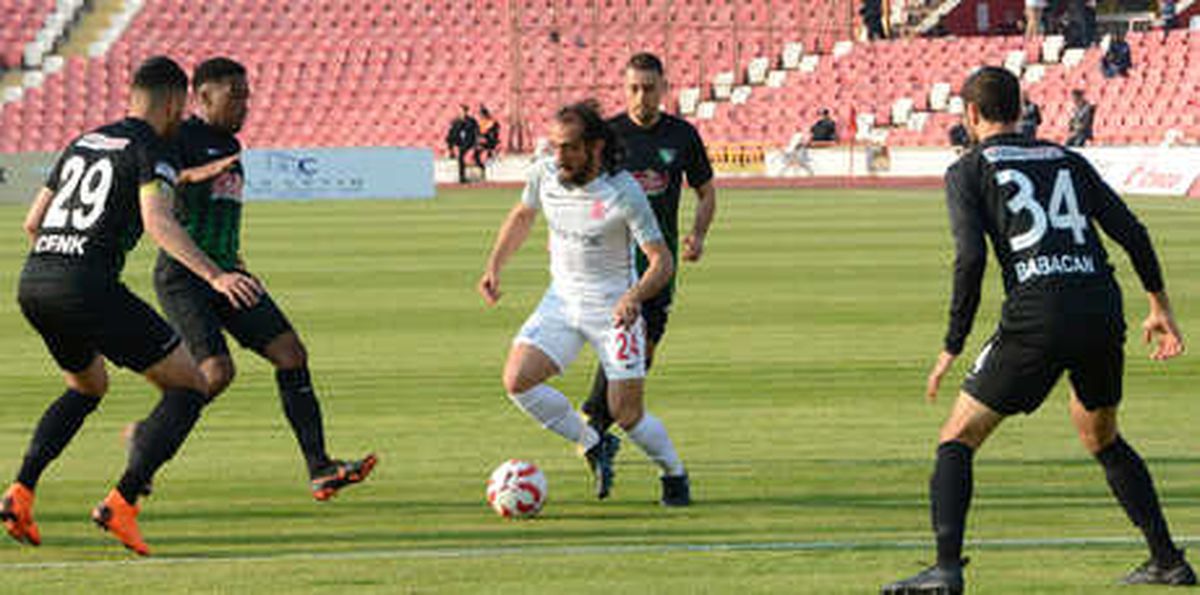 Denizlispor\'da İş Adamlarına Serzeniş