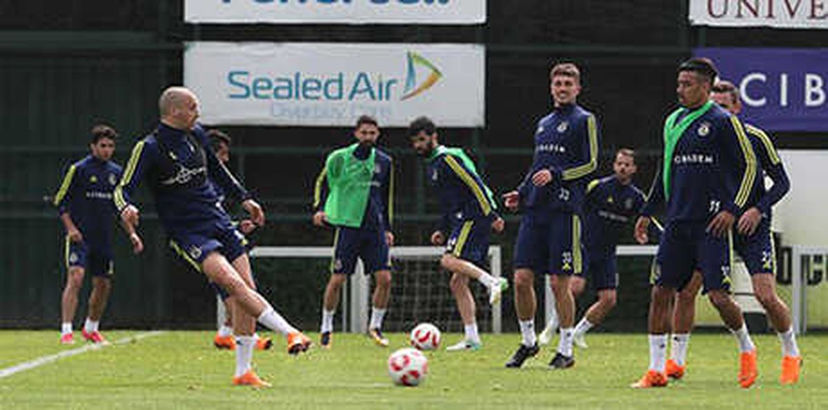 Fenerbahçe\'de Beşiktaş Maçı Hazırlıkları Başladı
