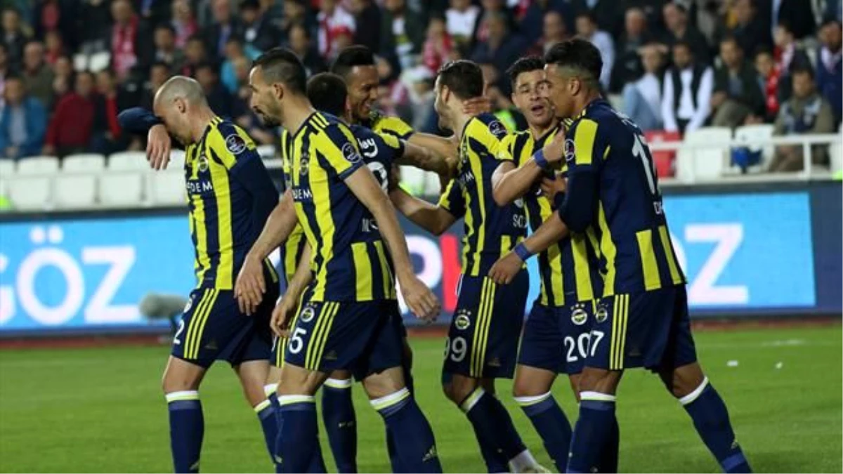Fenerbahçe, Sivas\'tan Galibiyetle Dönüyor