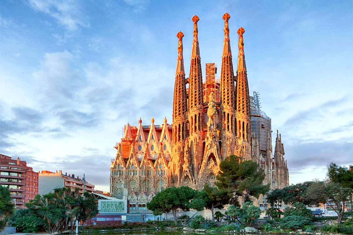 Gaudi\'nin Büyülü Şehri Barselona