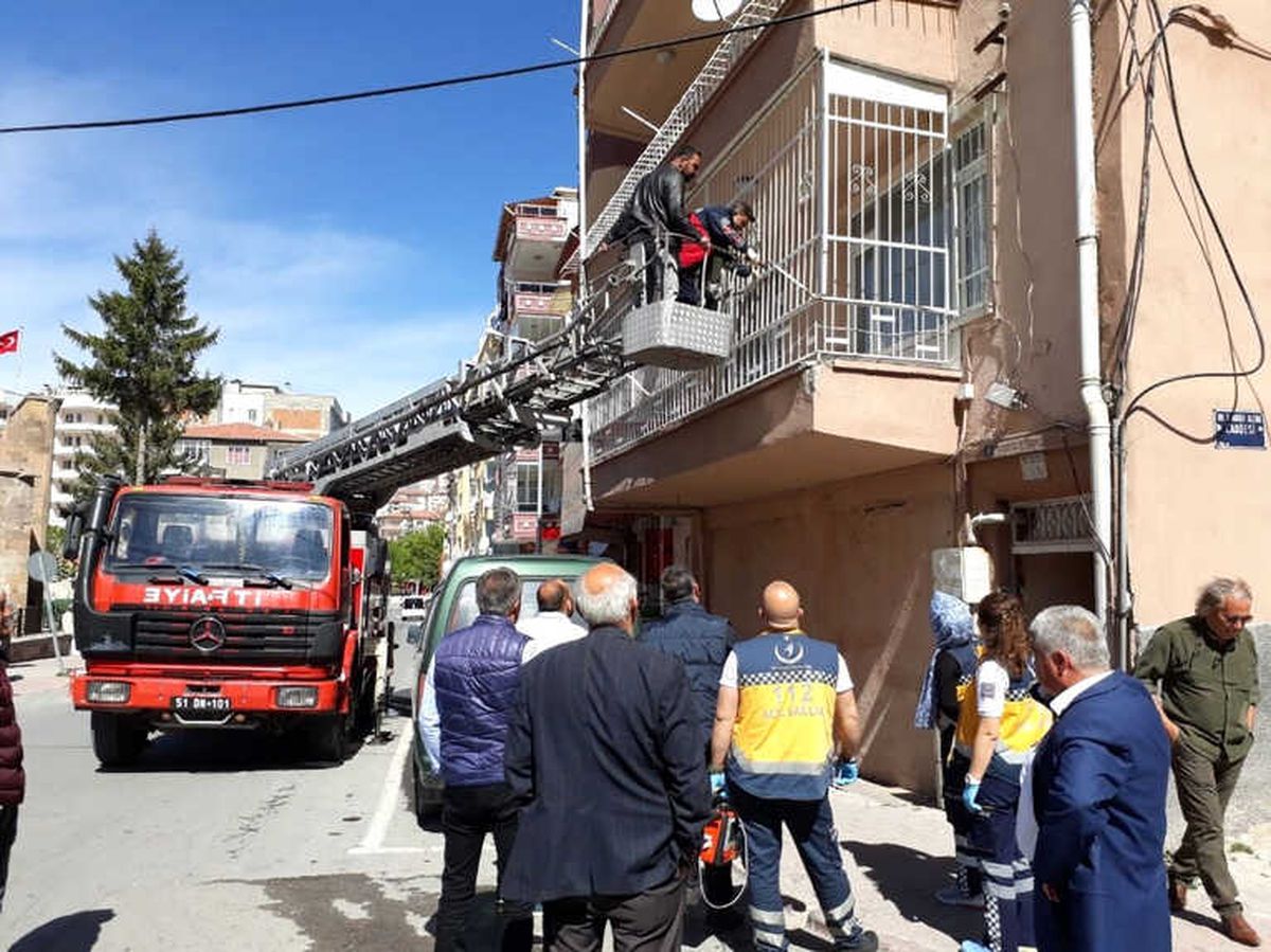 Haber Alınamayan Yaşlı Kadına Polis ve İtfaiye Ekipleri Ulaştı
