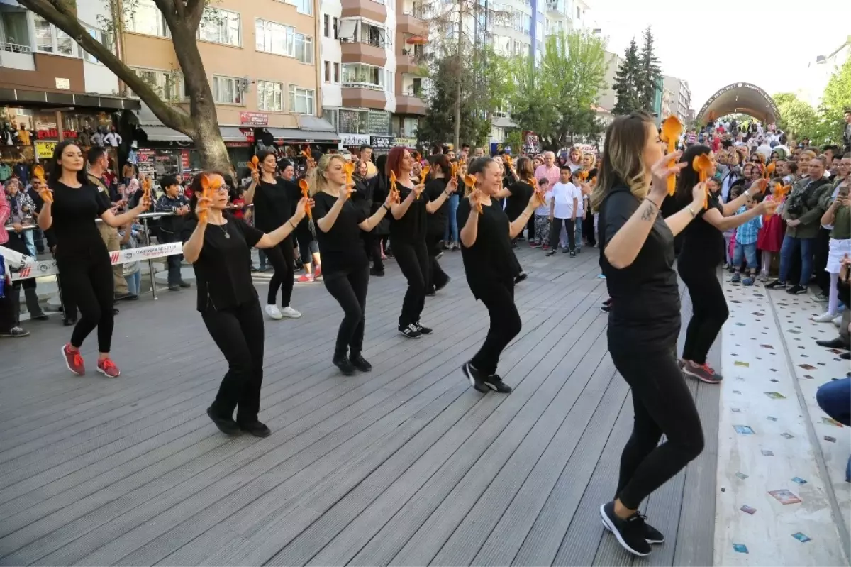 Hamamyolu\'nda Halk Oyunları Provası