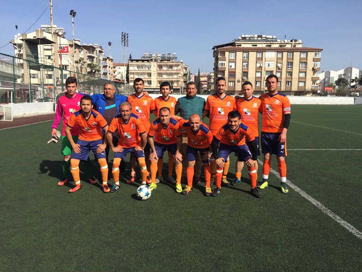 İşitme Engelliler Futbol Takımı Şampiyonluk Kupasını Kaldırdı