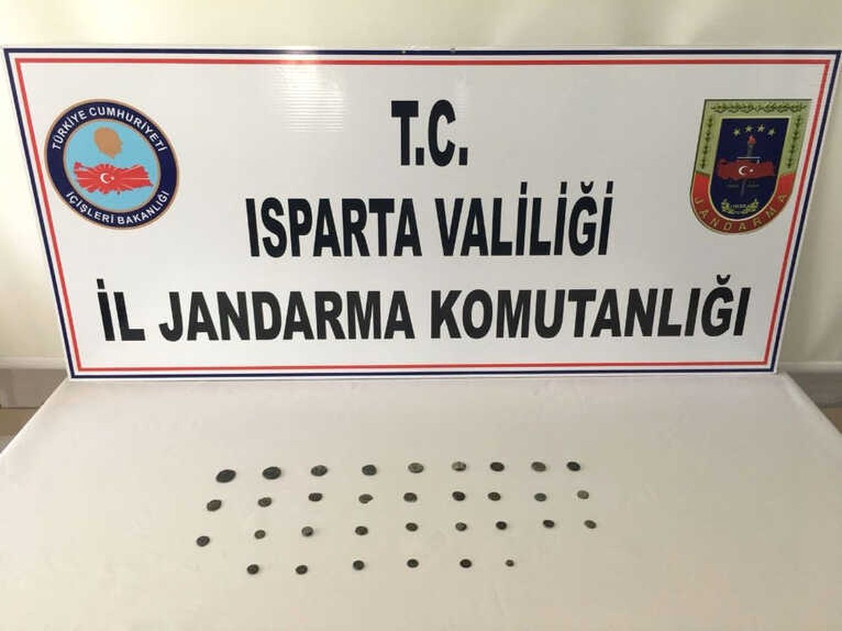 Isparta\'da Roma Dönemine Ait 33 Sikke Ele Geçirildi