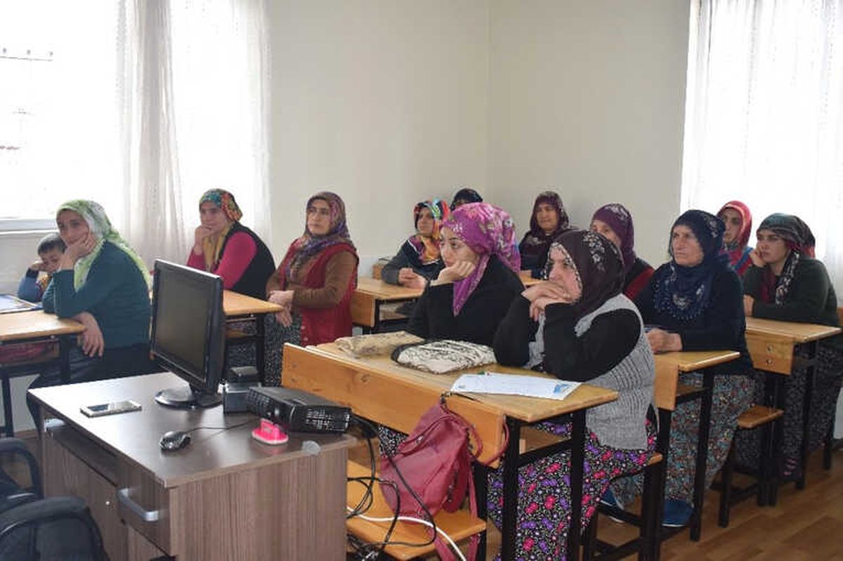 Kadınlara Çocuk İhmalini ve İstismarını Önleme Yolları Anlatıldı