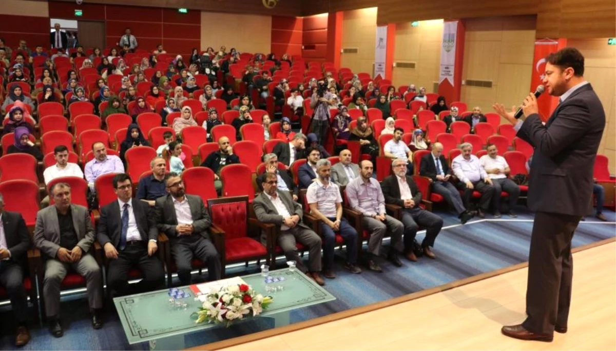 Karabük Üniversitesi\'nde "Hz. Peygamberi Yeniden Düşünmek" Konferansı