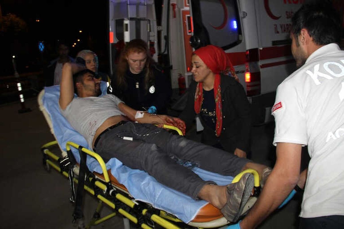 Kayınbiraderlerinden Birini Öldürdü İkisini de Ağır Yaraladı
