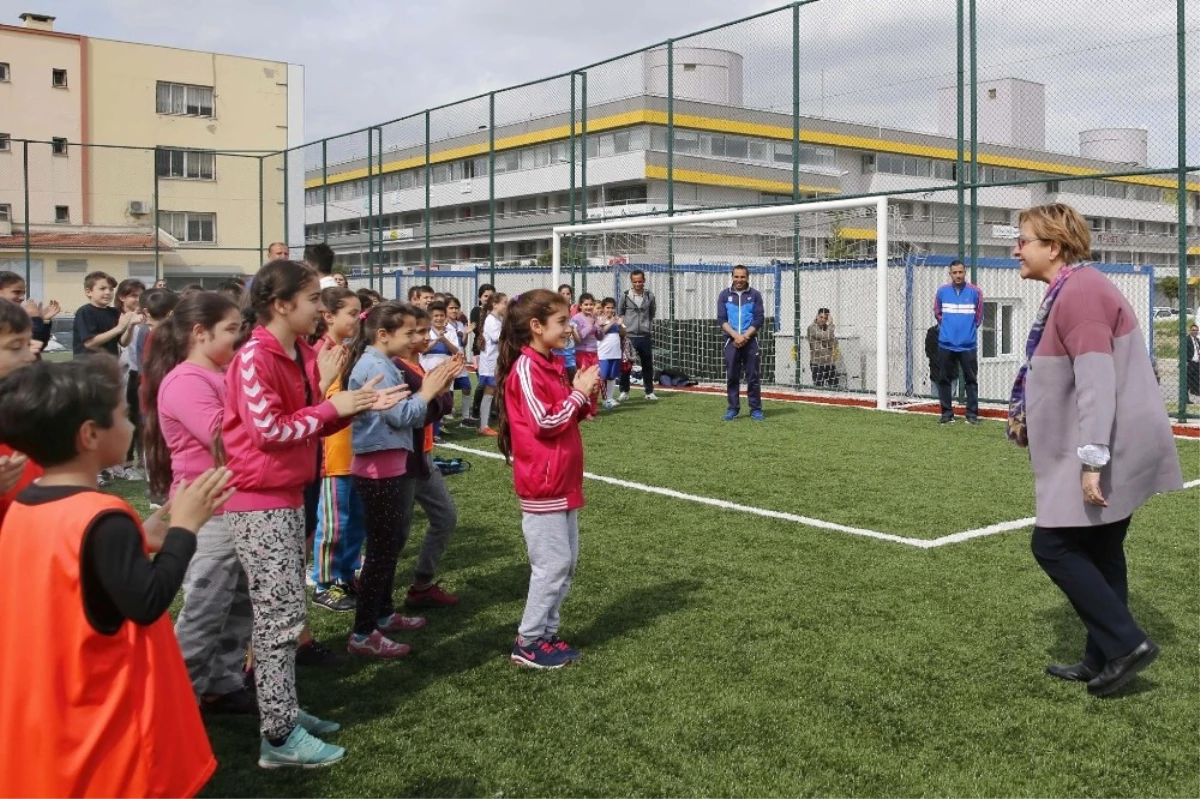 Konak\'a Beş Yıldızlı Spor Tesisi