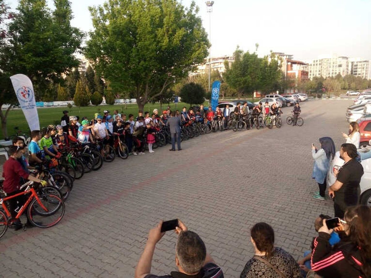 Manisa\'da Gençlere Bisikleti Sevdirecek Proje