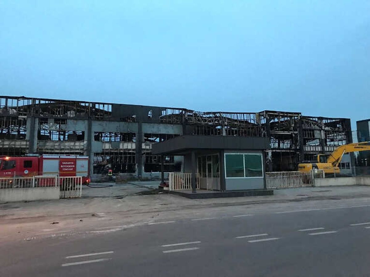 Mobilya Fabrikasında Çıkan Yangın 24 Saat Sonra Söndürüldü