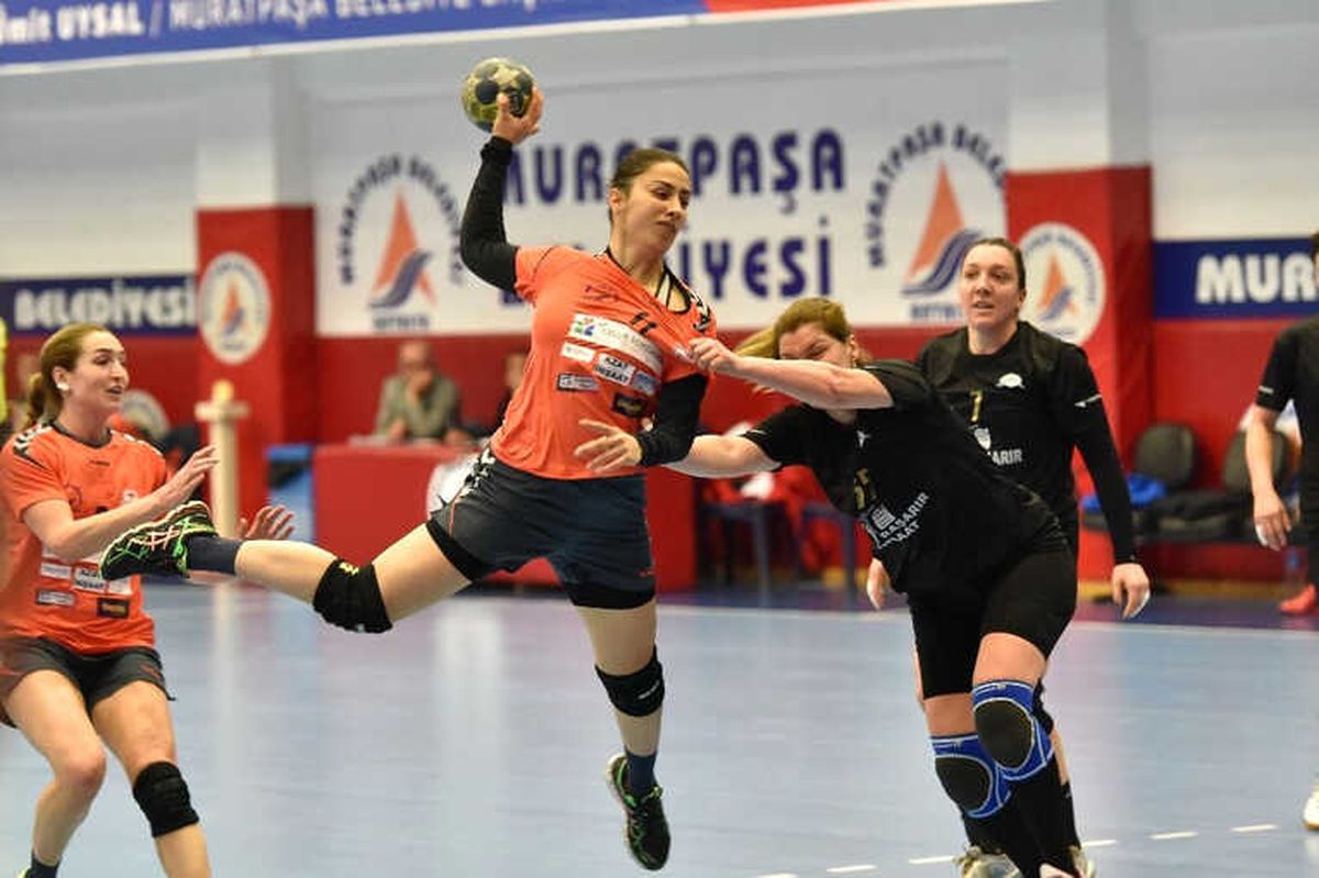 Muratpaşa Eskişehir Şehir Koleji\'ni Rahat Geçti