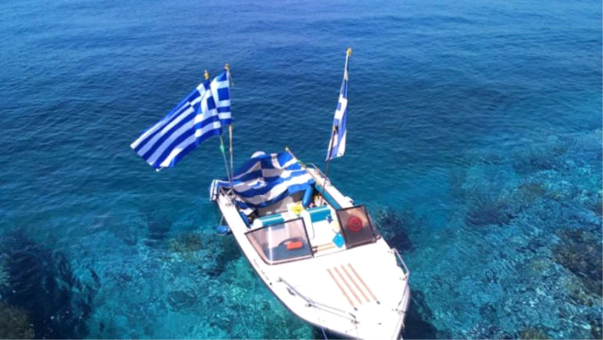 Ege\'deki Bayrak Krizine Yunanistan\'dan İlk Açıklama: Araştırıyoruz!