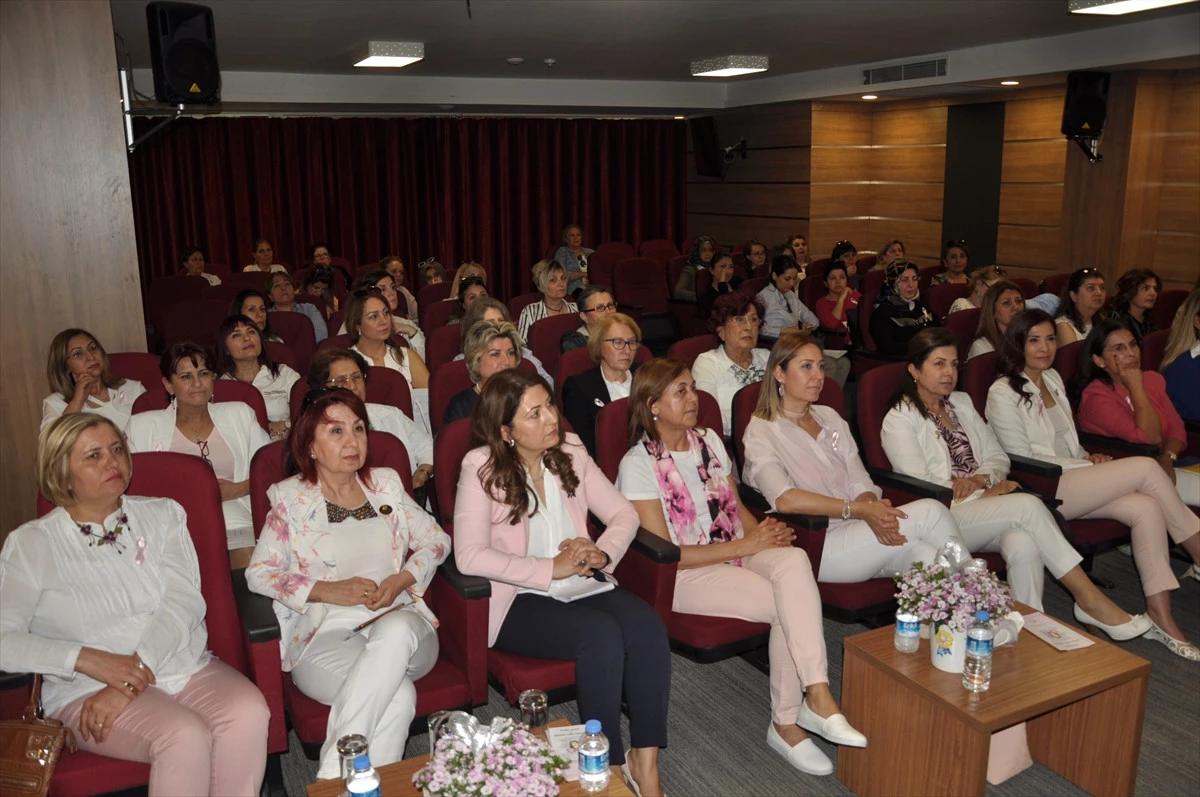 Tarsus\'ta Meme Kanseri Bilgilendirme Toplantısı