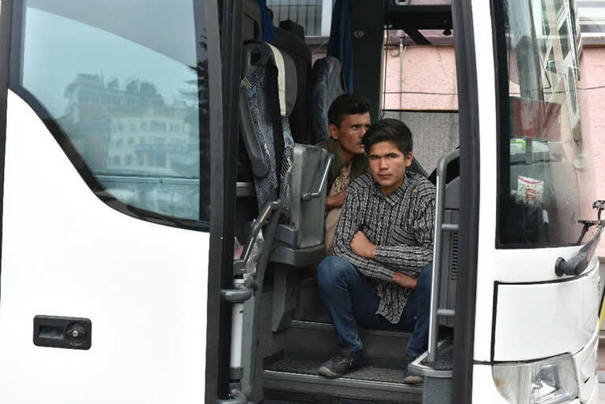 Tosya\'da Yolcu Bileti Kesilen 50 Kaçak Göçmen Yakaladı