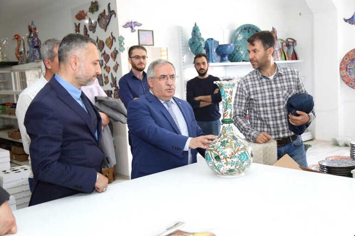 Vali Nayir: İznik Çinisi de Kütahya\'da Yaşatılıyor