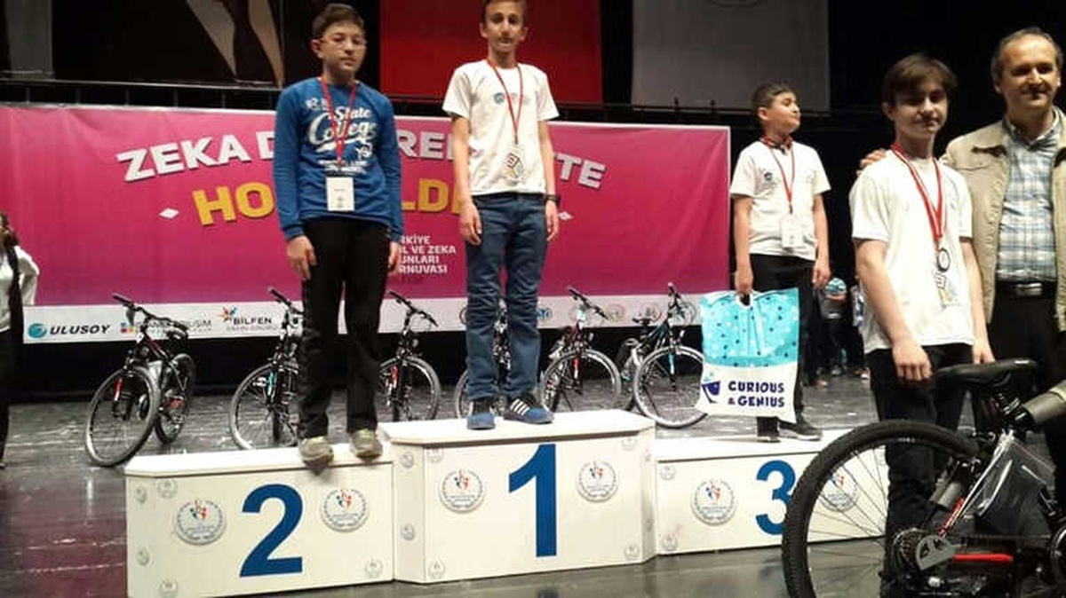 Zeka Oyunlarında Mahmudiye Ortaokulunun Büyük Başarısı
