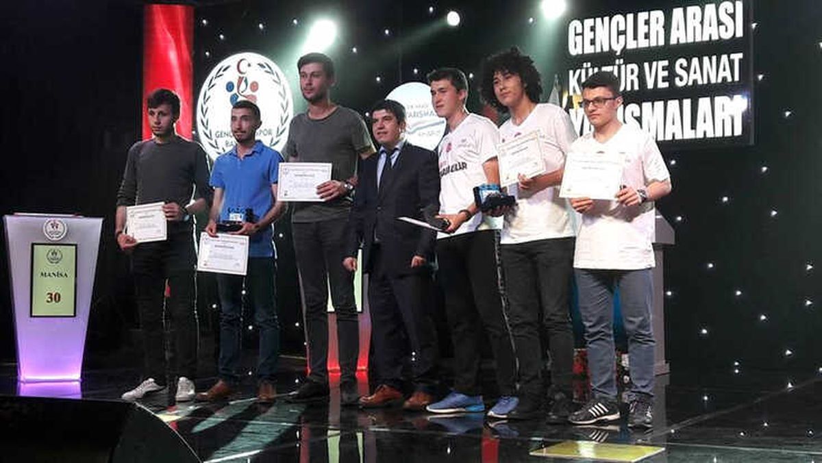 Afyonkarahisar Gençlik Merkezi Bilgi Yarışmasında Bölge Birincisi Oldu