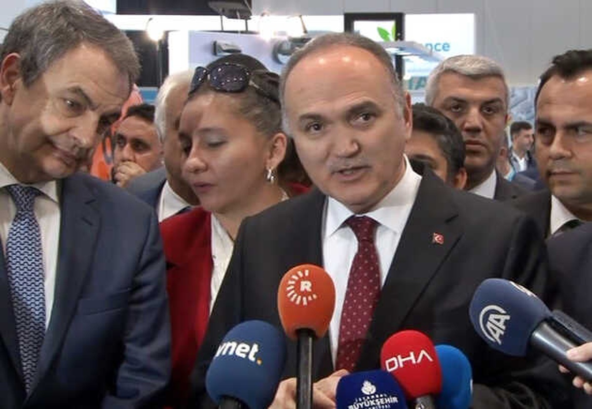 Bakan Özlü: "Yakında Türkiye\'nin Dijital Dönüşüm Yol Haritasını Açıklayacağız"