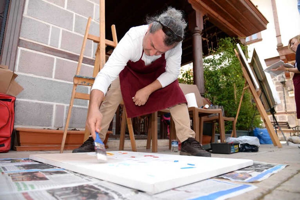 Çinli Ressam Hamamönü Sanat Sokağı\'nda