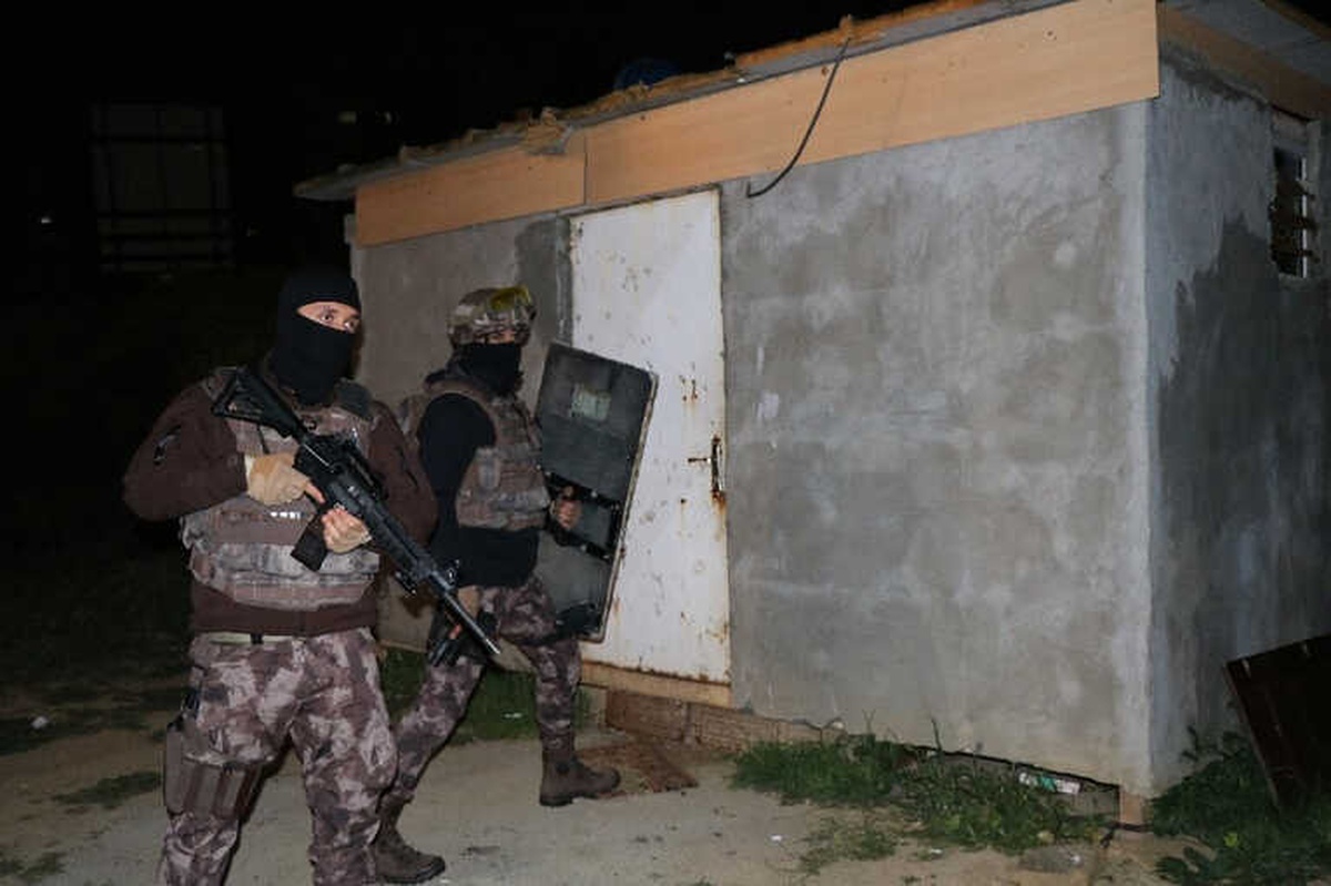 Ek) İstanbul\'da Nefes Kesen Şafak Operasyonu