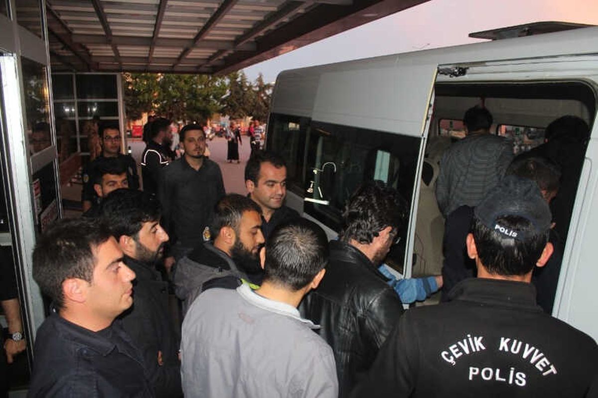 Fetö\'den 11 Polis Tutuklandı