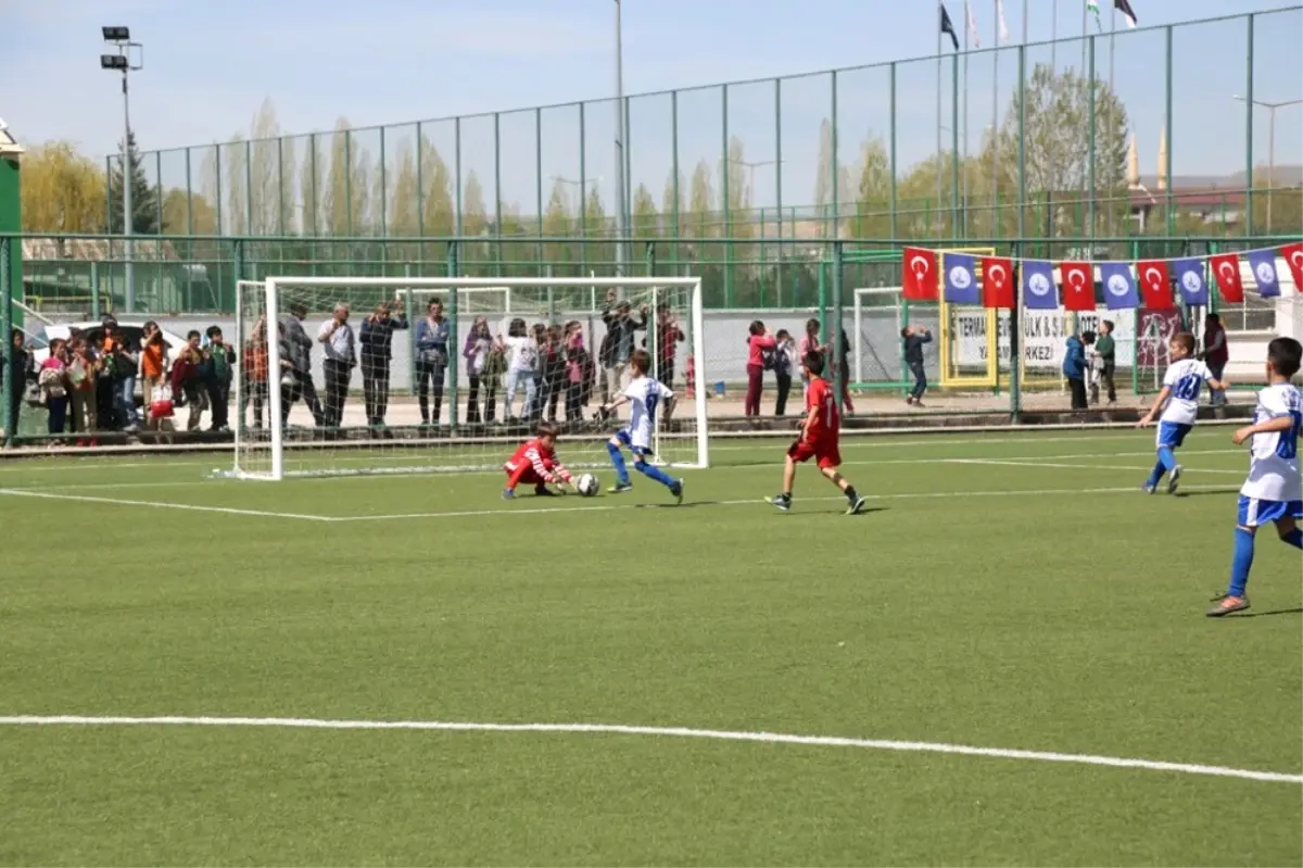 İlkokullararası Futbol Turnuvası Sona Erdi