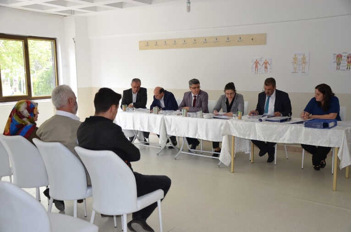 Kapalı Pazar Yerindeki Dükkânların Satışı İhalesi Yapıldı