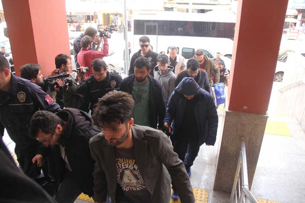 Kocaeli\'de Fetö/pdy Operasyonunda Yakalanan 10 Kişi Tutuklandı