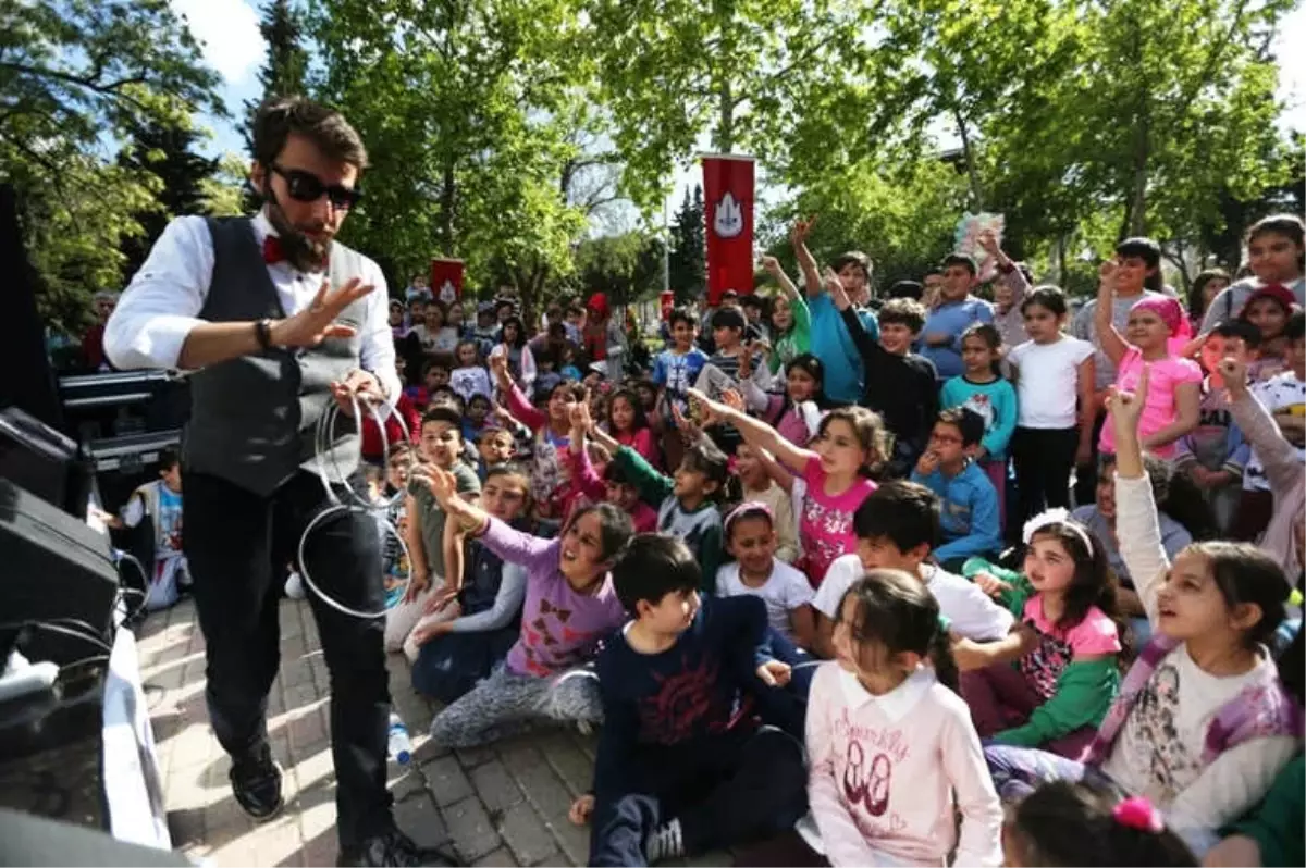 Konak\'ta 23 Nisan Coşkusu Başladı