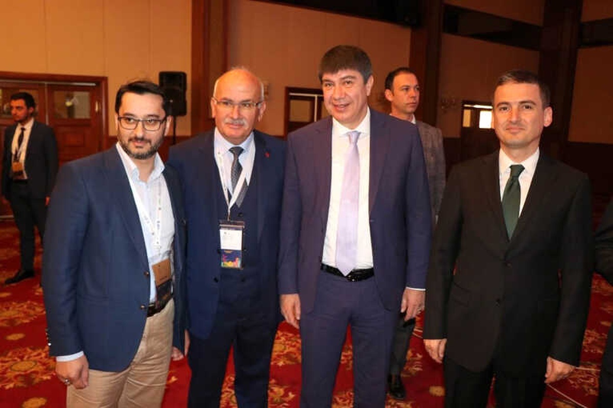 Menderes Türel: "Sağlıklı Bir Çevre, Sağlıklı Bir Şehir Olması Kaçınılmaz Bir Gerekliliktir"