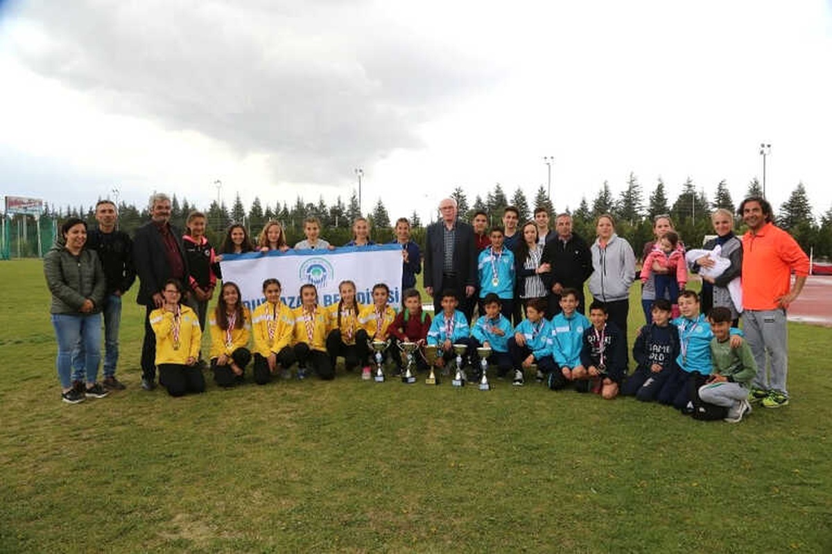 Odunpazarı Atletizmde Kupaya Doymuyor