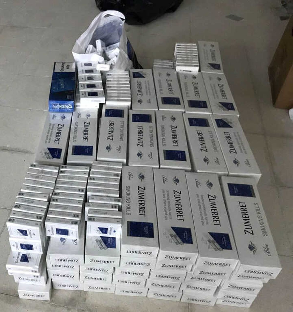 Samsun\'da Şüphe Üzerine Durdurulan Araçlarda Kaçak Sigara ve Uyuşturucu Hap Ele Geçirildi
