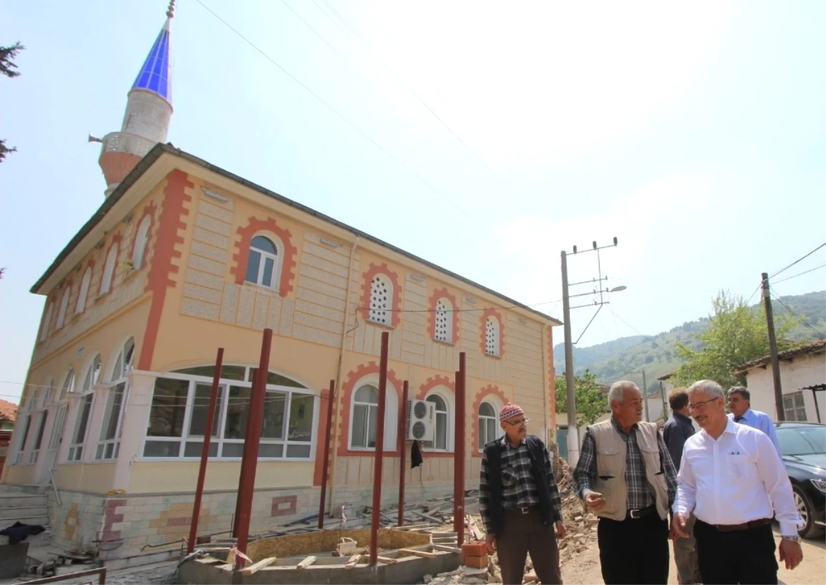 Saruhanlı Belediyesi Çınaroba\'yı Yatırımlarla Donatıyor