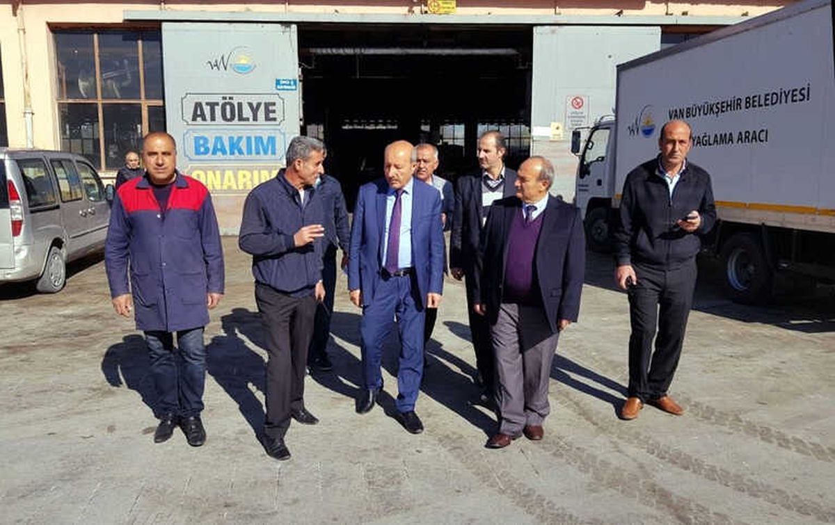 Tamer, Atölyelerde İncelemelerde Bulundu