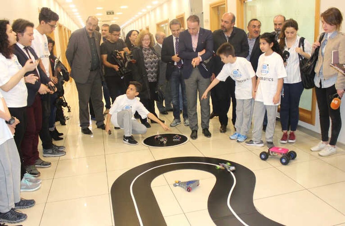Türkiye\'nin Robotları Bursa\'da Yarışacak