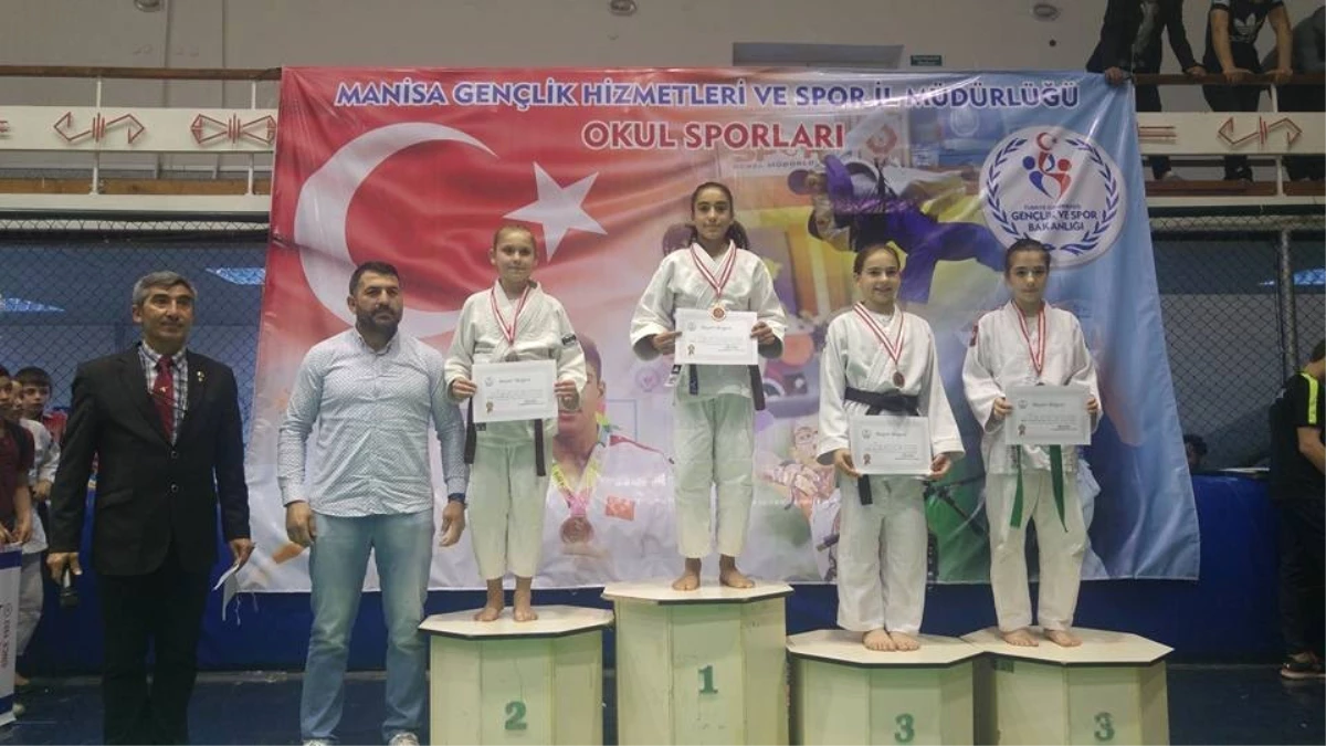 Yunusemre Judoda da Farkını Ortaya Koydu