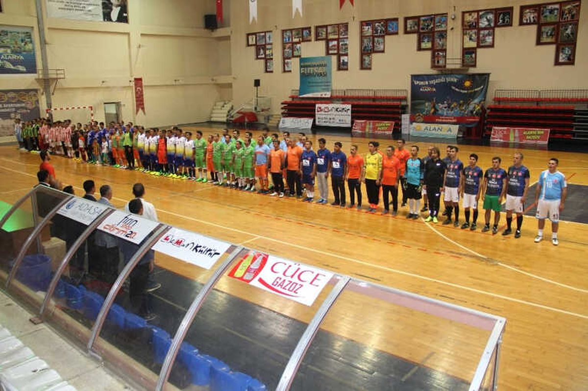 Alanya\'da Birimler Arası Futsal Turnuvası Başladı