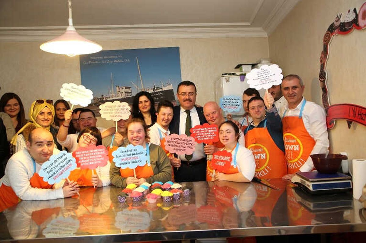 Başkan Taşçı Melek Yüzlülerle Pasta Yaptı