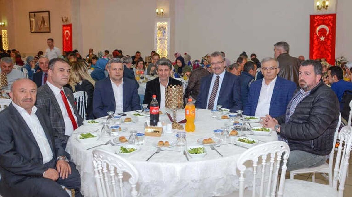 Belediye Personeli Yemekte Buluştu