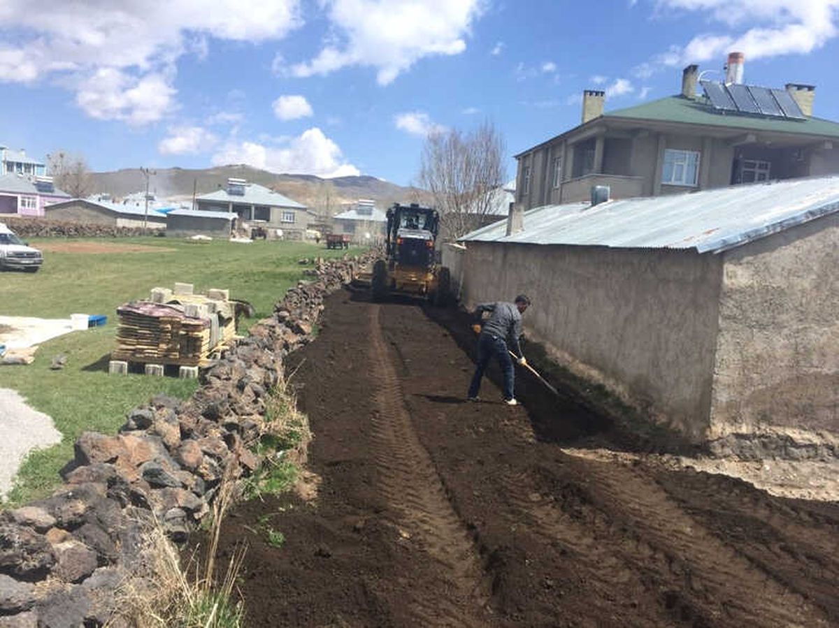 Çaldıran\'da Altyapı Çalışması
