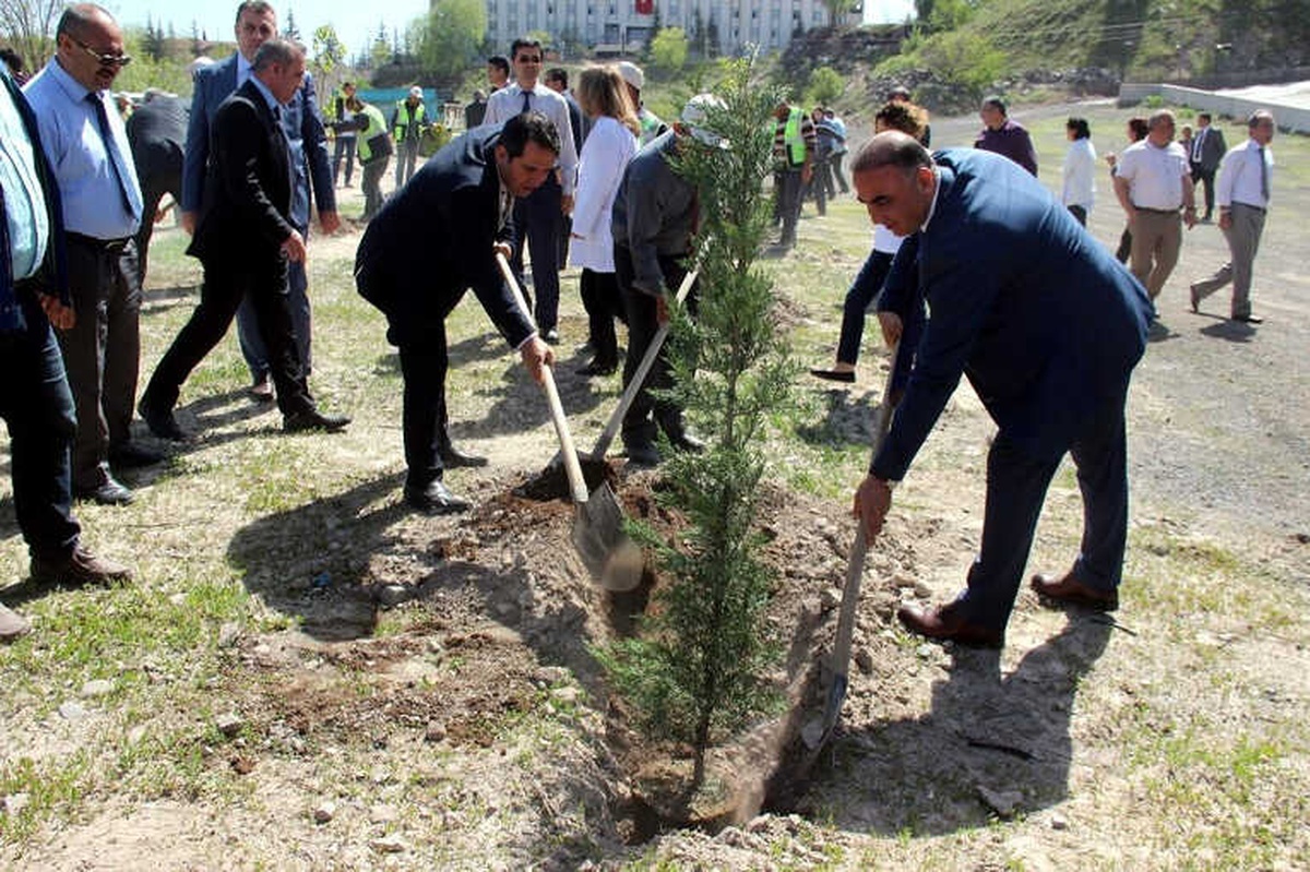 Daha Yeşil Kayseri İçin Bin Adet Fidan Dikildi