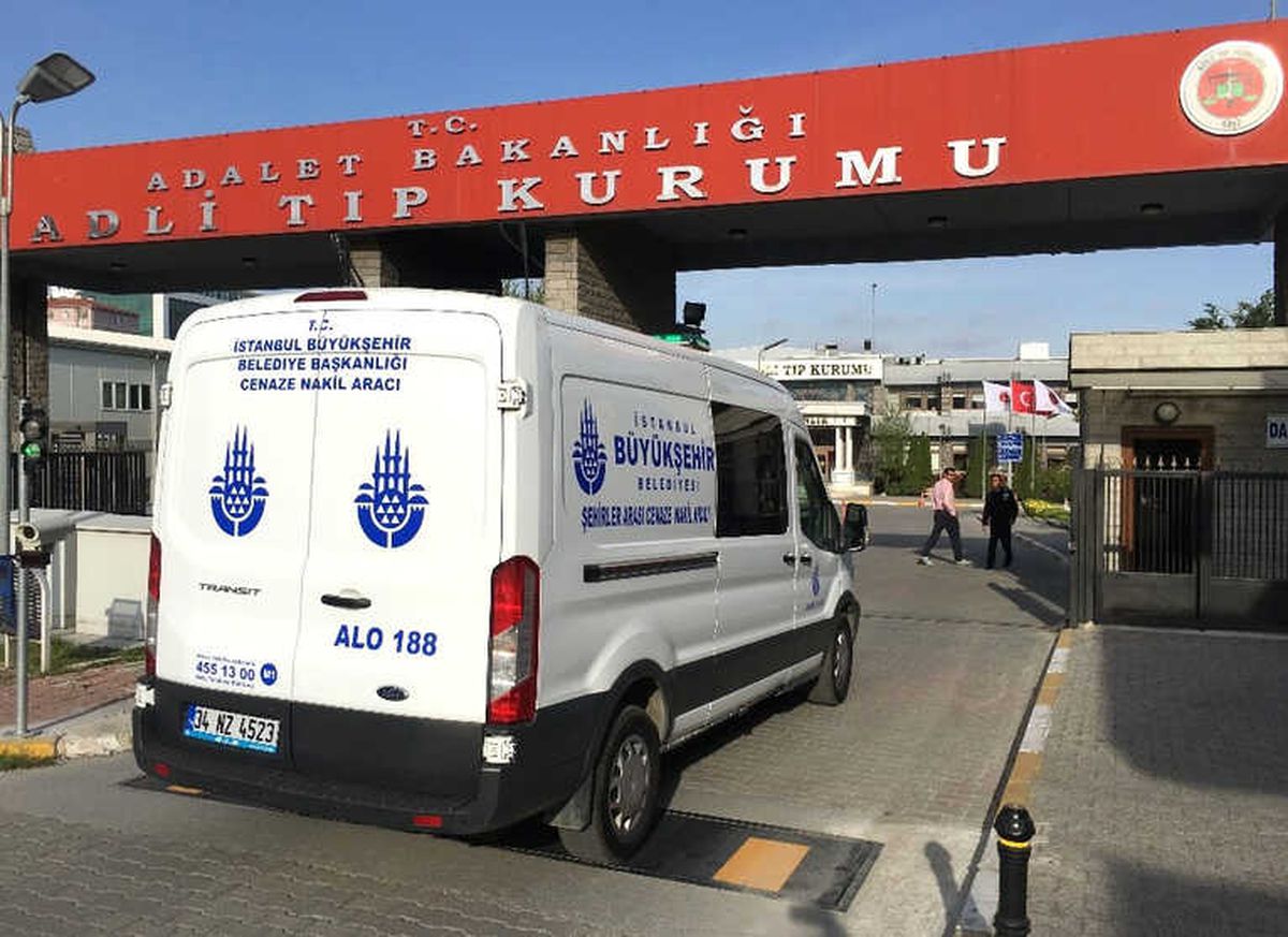 Eski Bakan Vuralhan\'ın Cenazesi Adli Tıp Kurumu\'na Getirildi
