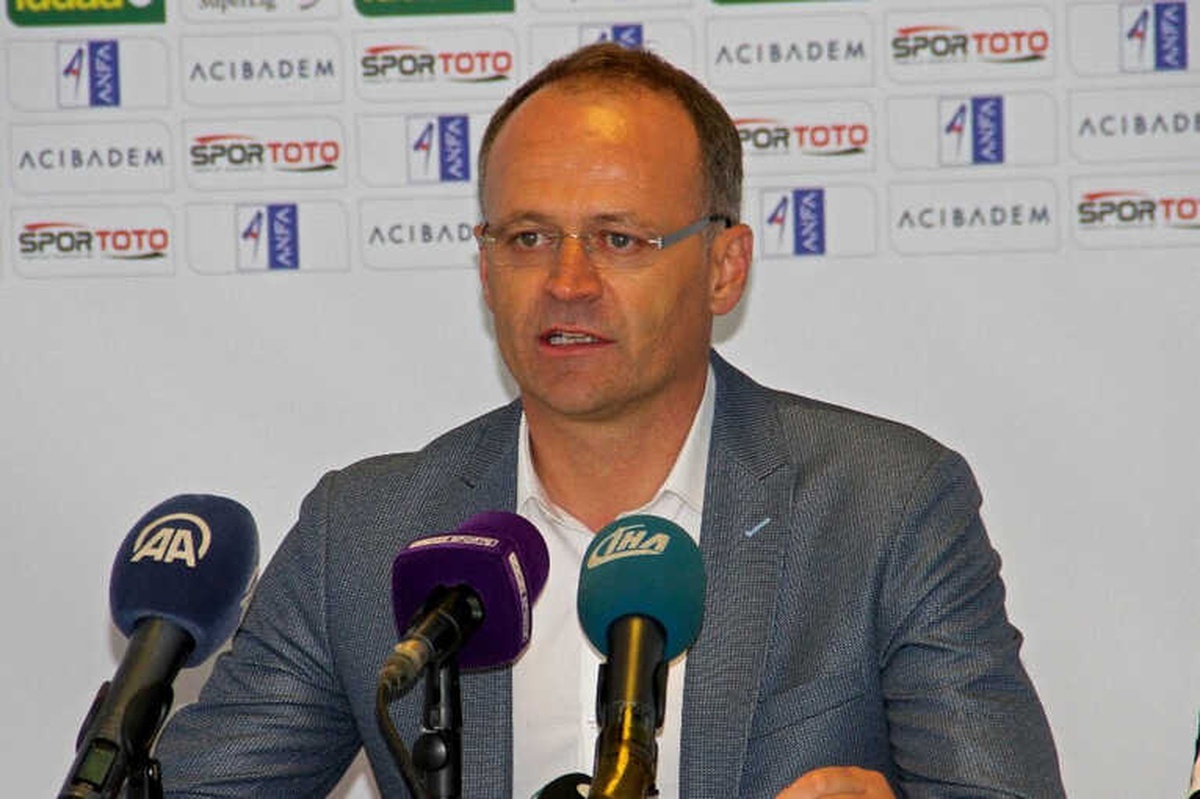 Evkur Yeni Malatyaspor, İrfan Buz\'a Alacağını Ödedi