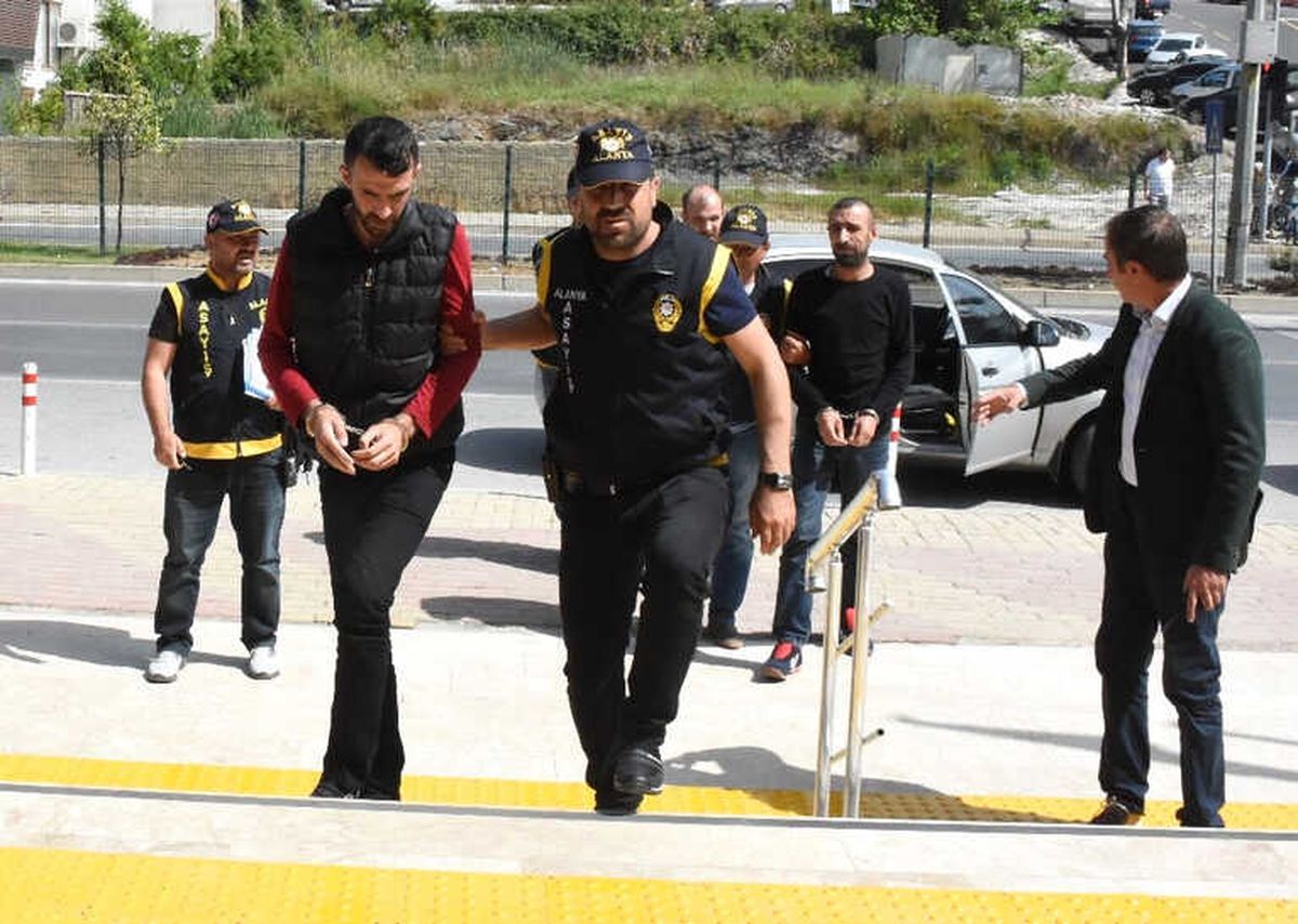 Fetö\'den Kurtaracağız" Deyip 49 Bin Euro Dolandırdılar