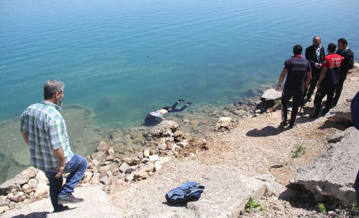Genç Kız Aşkını Kanıtlamak İçin Gölde İntihar Etmiş