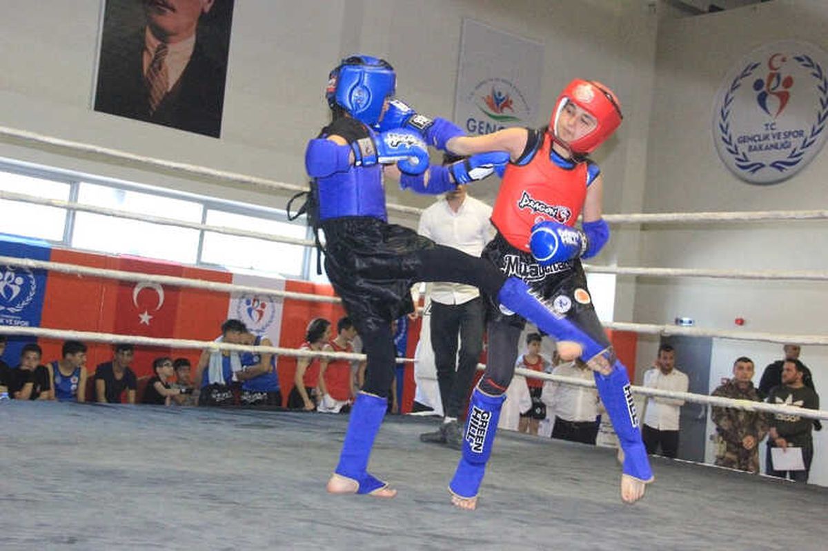 Hakkari\'de \'Muay Thai İl Şampiyonası\' Düzenlendi