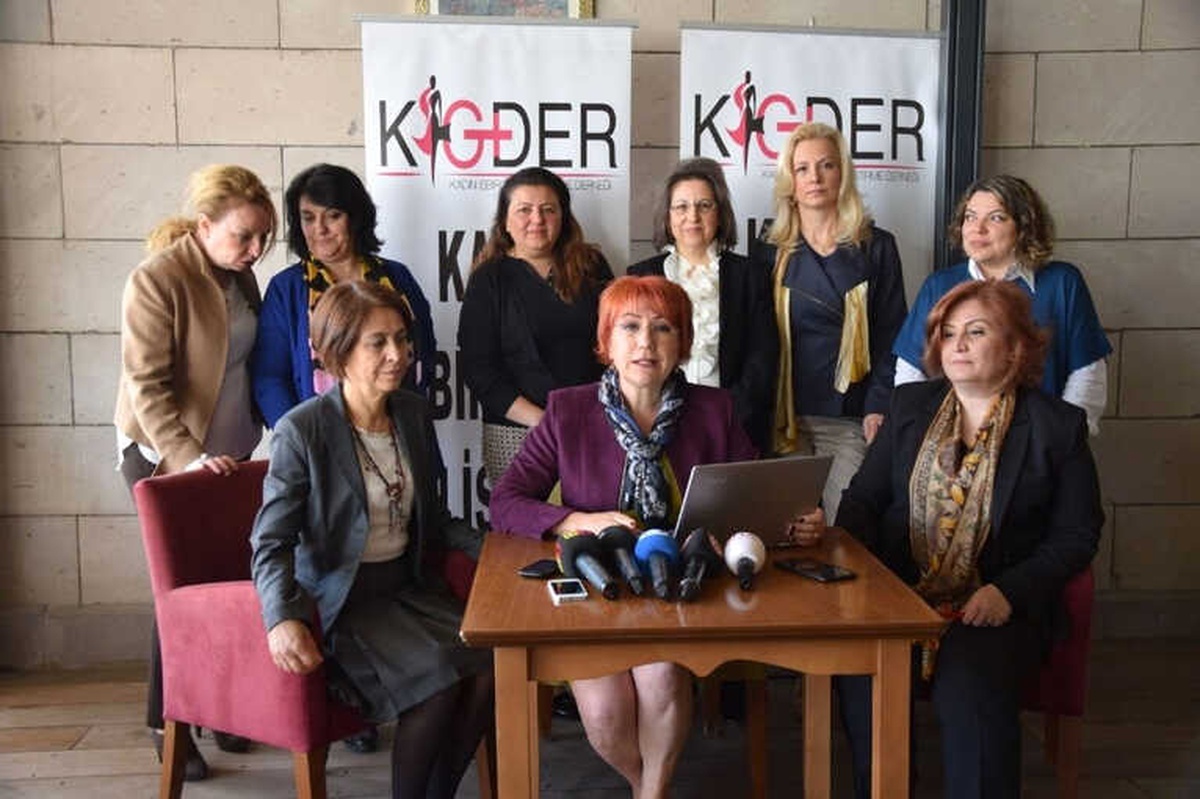 İş Kadınları Konser Vererek Mikrofinansa Destek Olacak
